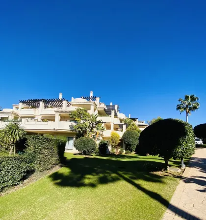 Sunset Luxury Retreat Отели рядом с достопримечательностью «Villa Padierna Driving Range & Michael Campbell Golf Academy»