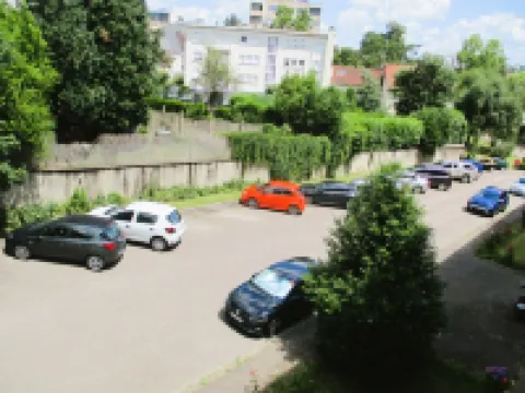 Limoges,, T2 ++parkings au Jardin ,,acces Facile !