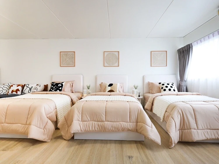 รูปภาพของCozy 1-Bedroom Condo near IMPACT Arena, 3 Beds, Wi-Fi, A/C and Washing Machine