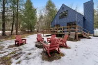 Charming 3-bedroom cabin w/ fire place
