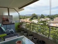 20 mns from beaches and center of St Raphaël.2 50m2 type with nice terrace.