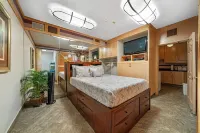 Gate House; a Private Villa within a Luxurious Estate near world-class fishing Hotels in Marsh Harbour