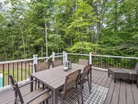 In the Trees - NH w/ Lake Access Hotels in Wakefield
