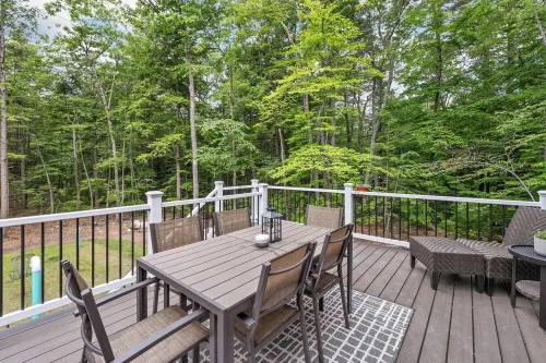 In the Trees - NH w/ Lake Access