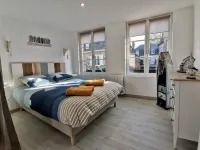 Charmante Maison Rénovée, Belle Terrasse Proximité Plages & Proche de la mer Hotels in Eu