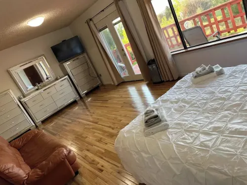 Golf Course Front 2 bedroom house with free wifi and parking