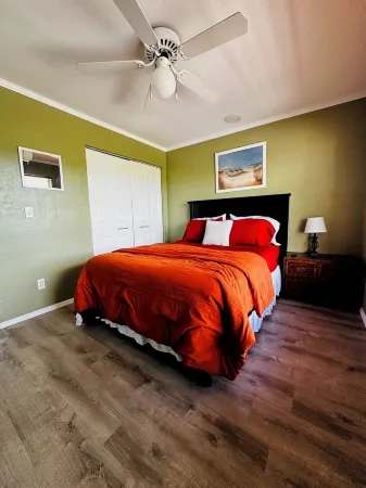 Renovated 2bed 2bath condo 2min to Fort Myers & Sanibel Beaches with WiFi, AC