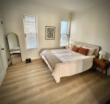 Modern Comfort in the Heart of Cherry Hill 鄰近DeVos Place的酒店