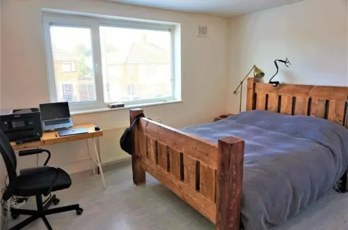 Lovely Family Home in Rainham. Relax at this peaceful home away from home. Hotels in Rainham