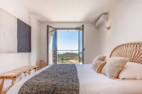 Superb 6 Bedroom Villa, Sea View, Swimming Pool & Pétanque, 5mn from the Beach Hotels in Lumio