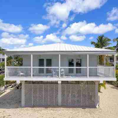 House in Islamorada, in exclusive Venetian Shores. Hotel Exterior