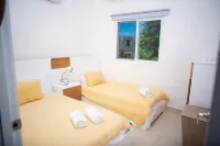 Stylish and modern villa 2BR with pool view. Các khách sạn ở 