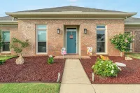 Halcyon Oasis-POOL+Dog Friendly/Close to Eastchase