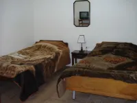 1 Departamento independiente con un dormitorio y 3 habitaciones independientes. Hotels in 