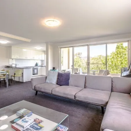 Duplex 3B2B apt in Braddon close to CITY Free WIFI two Parking spots