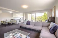 Duplex 3B2B apt in Braddon close to CITY Free WIFI two Parking spots Hotels in Braddon