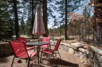 Walk to Lake Tahoe - Pet Friendly - 10Min to Skiing
