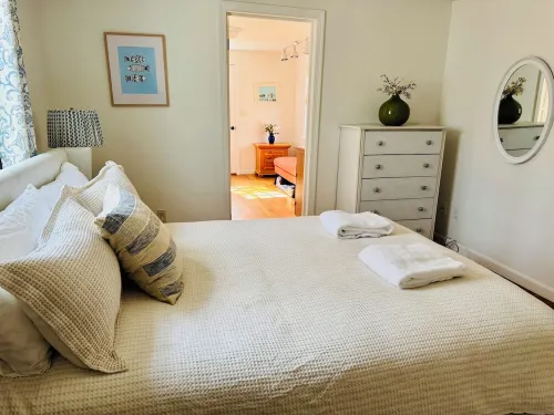 Spacious 5-bedroom secluded  house in West Tisbury - Lambert Cove's Beach Pass