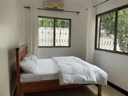 Stand alone mansion near the beach in the peninsula Отели рядом с достопримечательностью «Остров Мбудья»