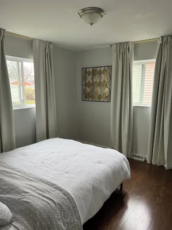 Charming 3-bedroom house in Dearborn Heights with AC, WiFi