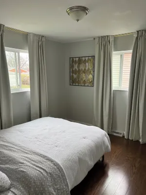 Charming 3-bedroom house in Dearborn Heights with AC, WiFi