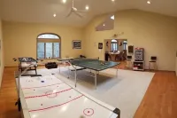 EAT, DRINK, PLAY & RELAX in Windham