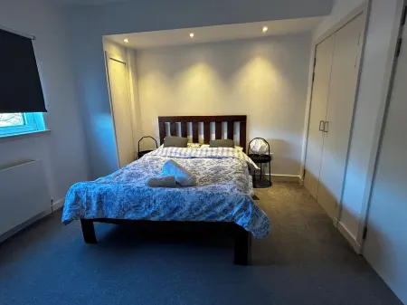 Beautiful apartment in westend Отели рядом с Аэропорт Глазго Прествик