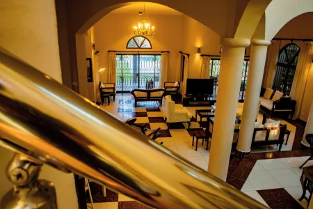 Spacious Beachfront villa with 7 bedrooms and WiFi, AC in delightful Kilifi