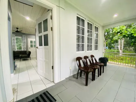 Grace Guesthouse , 2BR Cabin with River & Mountain Views