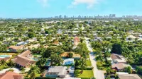 Sunnyside Oasis w/Heated Pool ~ 7 min. From Beach
