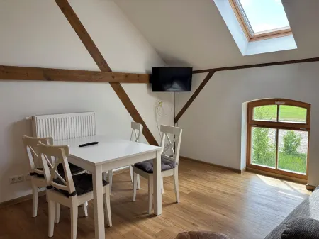 Cozy vacation apartment / fitter's room for 1-6 persons near Berlin FeWo 8. Отели в г. Либенвальде