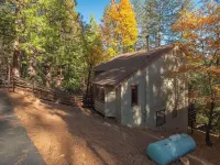Arnold Getaway with lake access Hotel di Arnold