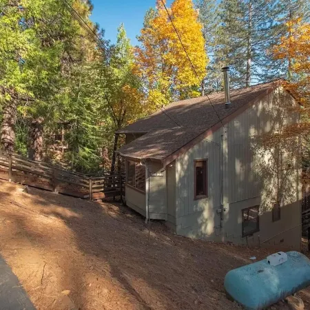 Arnold Getaway with lake access