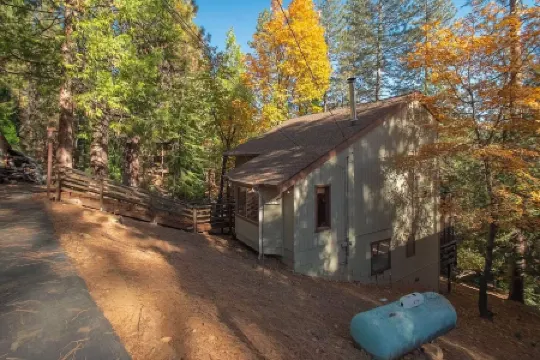 Arnold Getaway with lake access