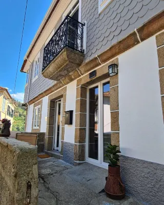 Entire house overlooking Douro River