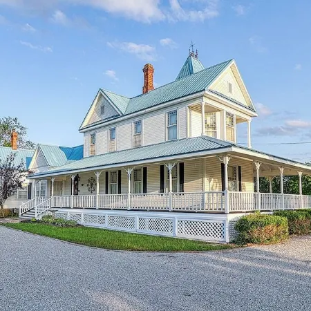 Spacious 4-Bedroom Historical Home w/modern comforts in Old Town McAlester, OK.