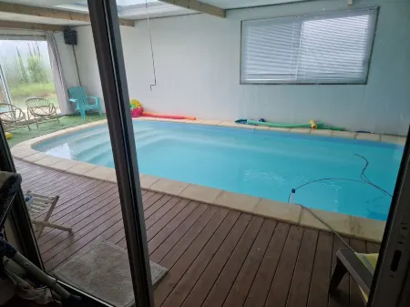 Weekly rental house with swimming pooleur 5 km from the beach Отели в г. Плонеур-Ланверн