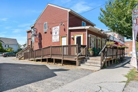 King Bed | Private Parking | Strong WiFi Отели рядом с достопримечательностью «Barrett Art Center»