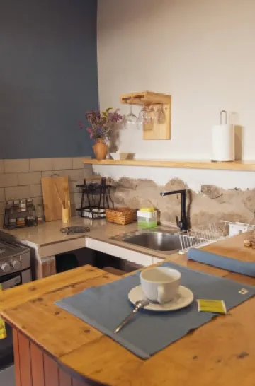 Eucalyptus Home (by Doña Catta)