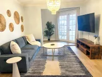 Blue Waves Getaway l Pool Putt Putt l Movies Hotels in West Bradenton