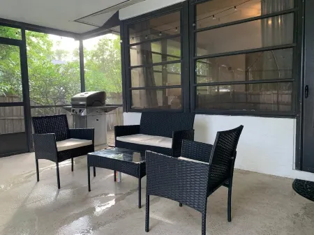 Nature Coast Retreat Отели в г. Беверли-Хилс