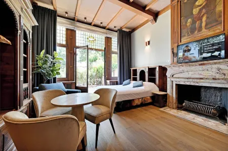 novallure nassau residence Отели рядом с достопримечательностью «The Hague Tower»