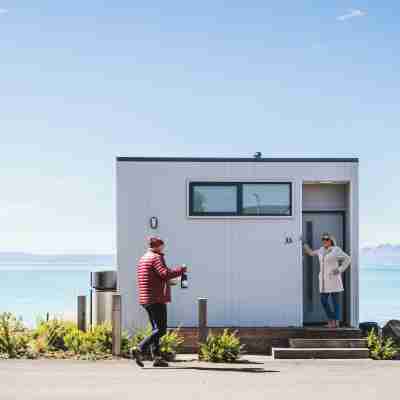 Swansea Beach Chalets Hotel Exterior