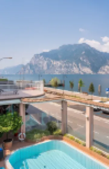 레이크 호텔 이피제니아