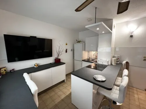 Air-conditioned studio near Les Bonnettes & Monaco beaches Hotels in Le Pradet