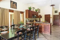 Wonderful 5-bedroom family villa with AC, Large Pool & Slide