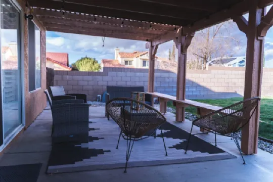 The Diamond in Quartz Hill/ Lancaster