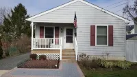 SUMMER FUN IN A 3BED/2BATH SINGLE FAMILY HOME!