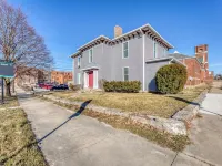 Charming 1BR Retreat Near DePauw University & Downtown Greencastle! Hotels in Greencastle