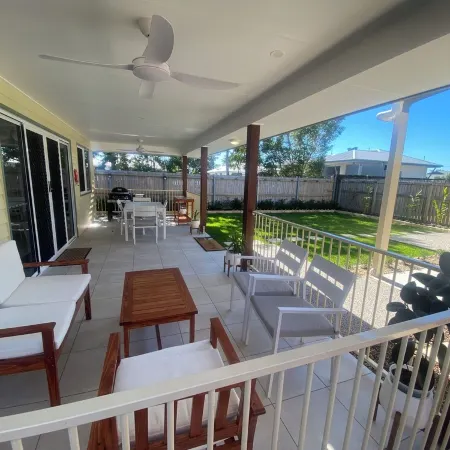 Brand New 2BR Coastal Home w/ Outdoor Entertaining – 350m to Beach, Pier & cafes